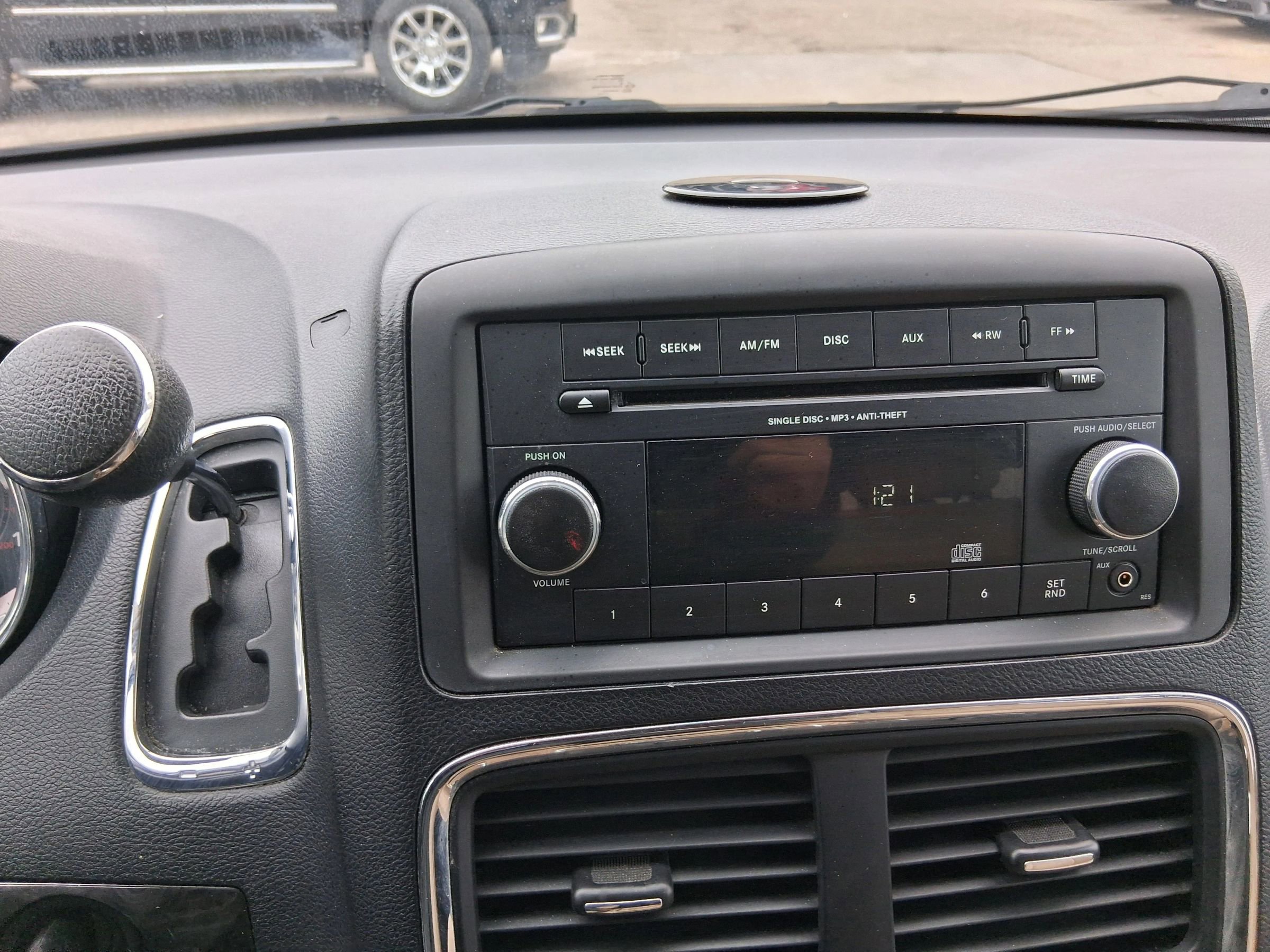 Used 2015 Dodge Grand Caravan SXT FWD image 19