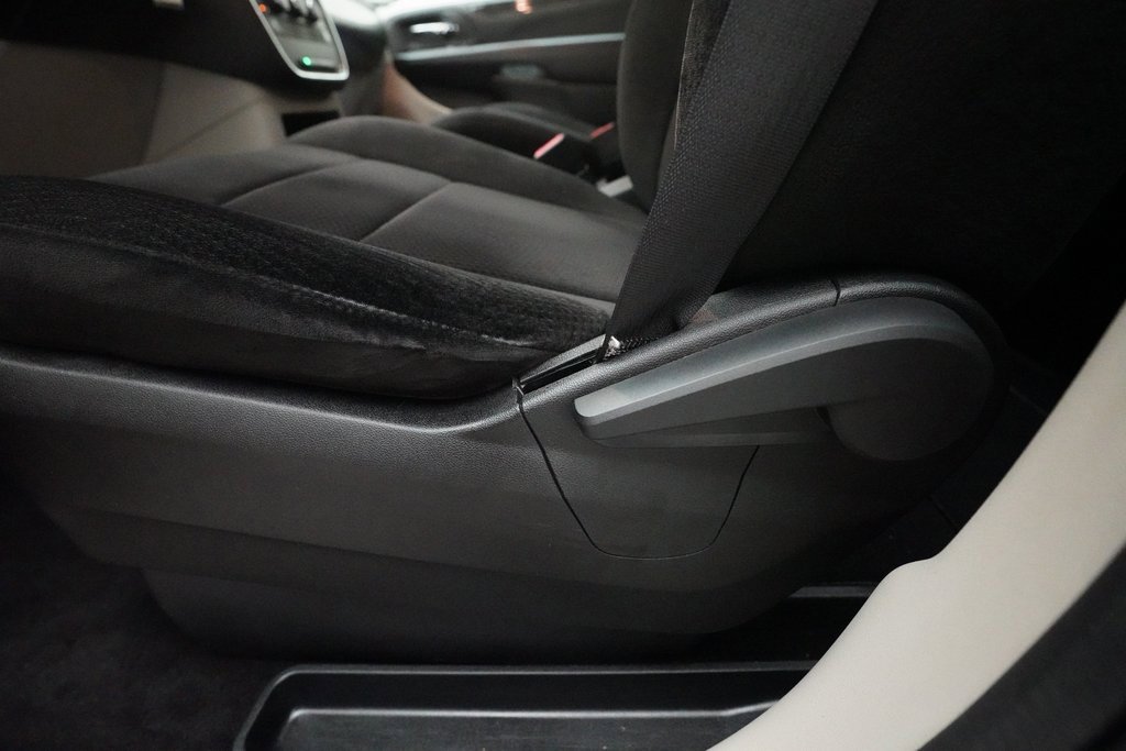 Used 2013 Dodge Grand Caravan American Value Package image 27