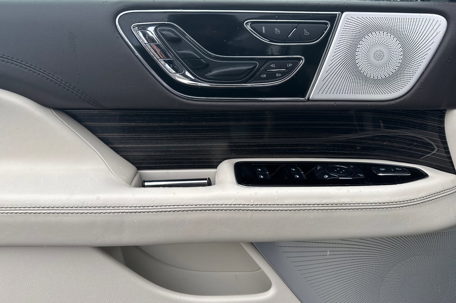 Certified 2024 Lincoln Navigator L Black Label AWD/4WD image 11