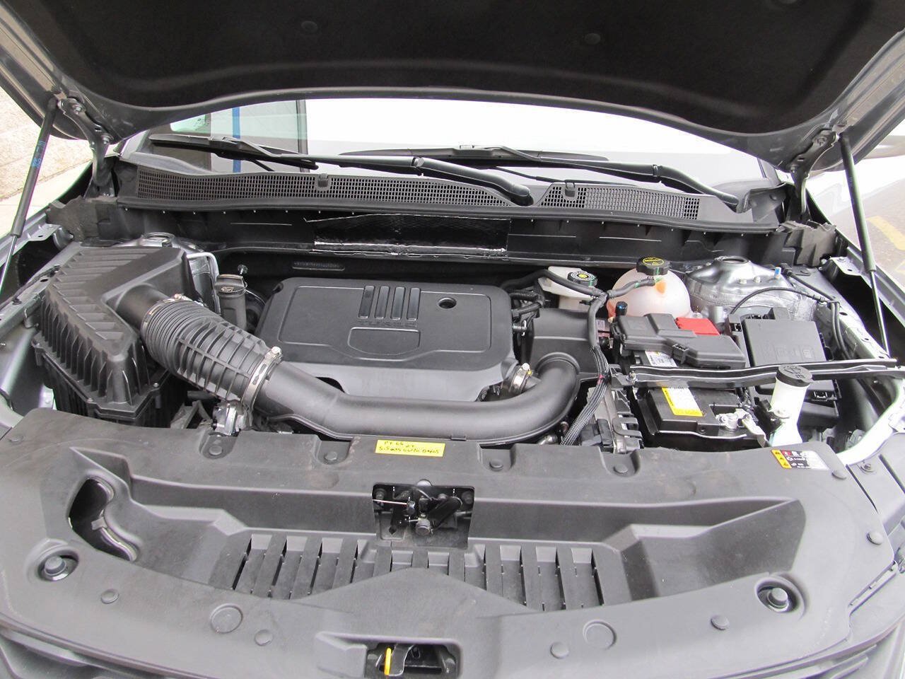 Used 2025 Chevrolet Blazer LT AWD/4WD image 3