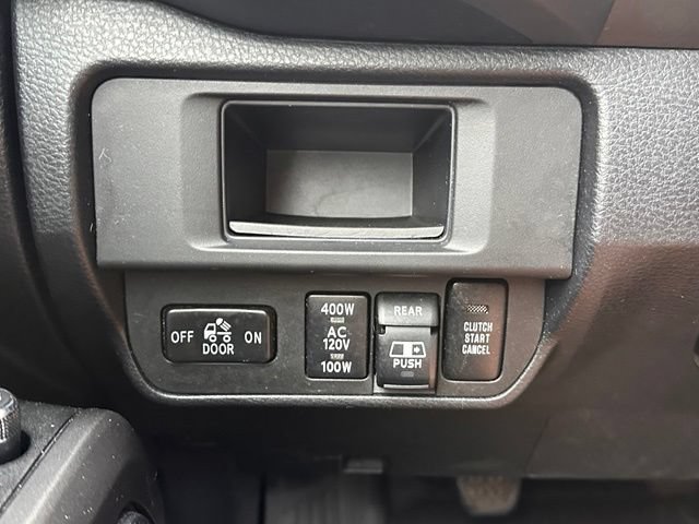 Used 2017 Toyota Tacoma TRD Sport w/ Tow Package AWD/4WD image 17