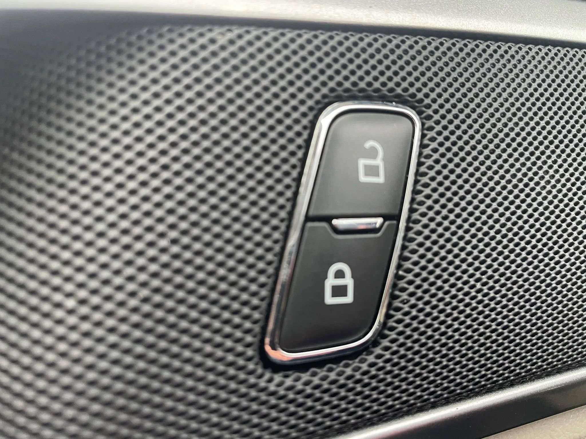 Used 2020 Ford Fusion SE w/ Fleet SE Value Package FWD image 14