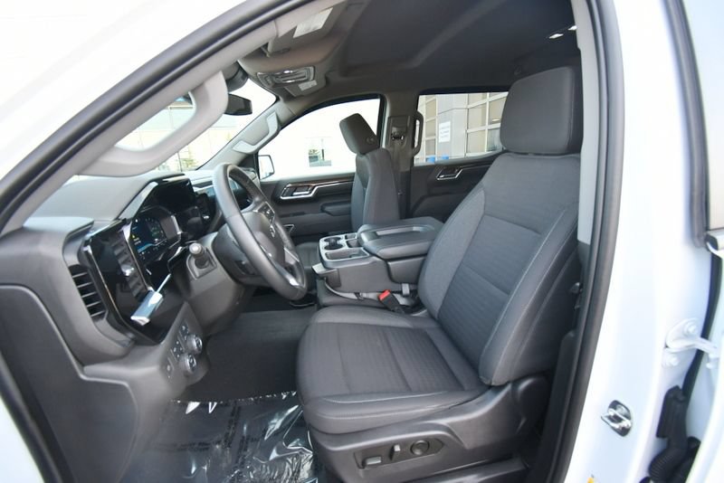 Used 2023 Chevrolet Silverado 1500 RST w/ Z71 Off-Road Package AWD/4WD image 14