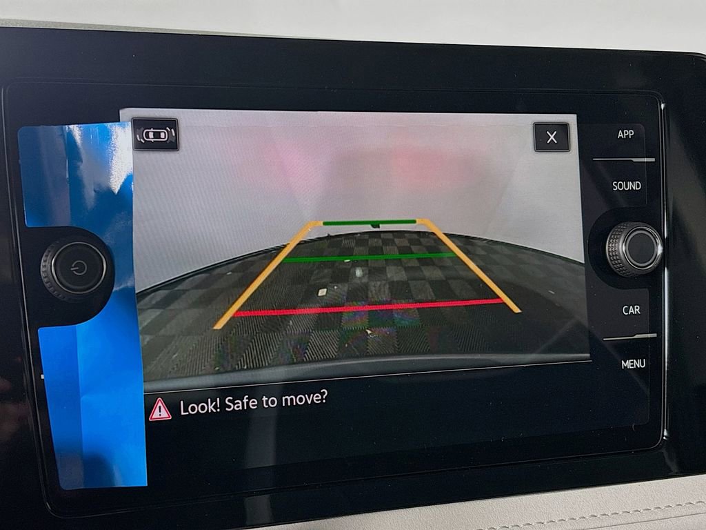 New 2025 Volkswagen Taos SE image 16