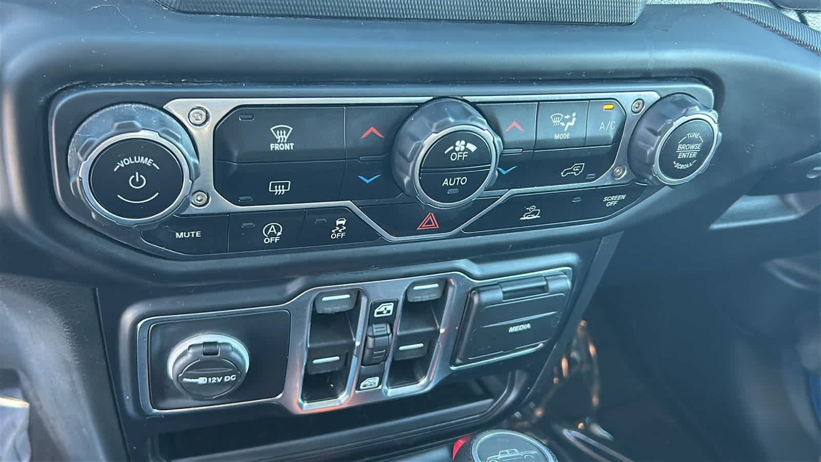 Used 2021 Jeep Gladiator Sport AWD/4WD image 14