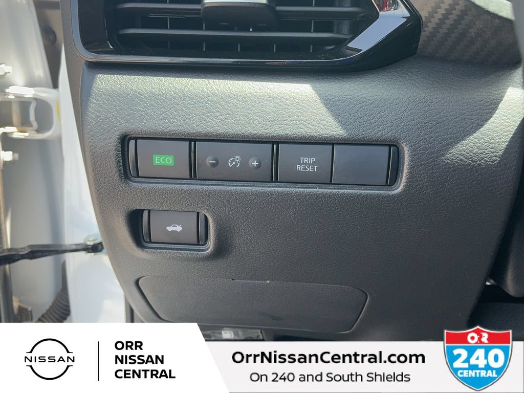 Used 2025 Nissan Sentra SV w/ All-Weather Package FWD image 18