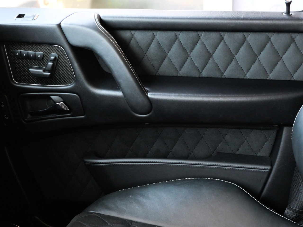 Used 2018 Mercedes-Benz G 550 Squared image 19