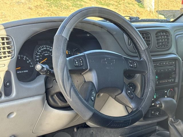 Used 2002 Chevrolet TrailBlazer LT w/ LT Leather Plus Pkg image 30