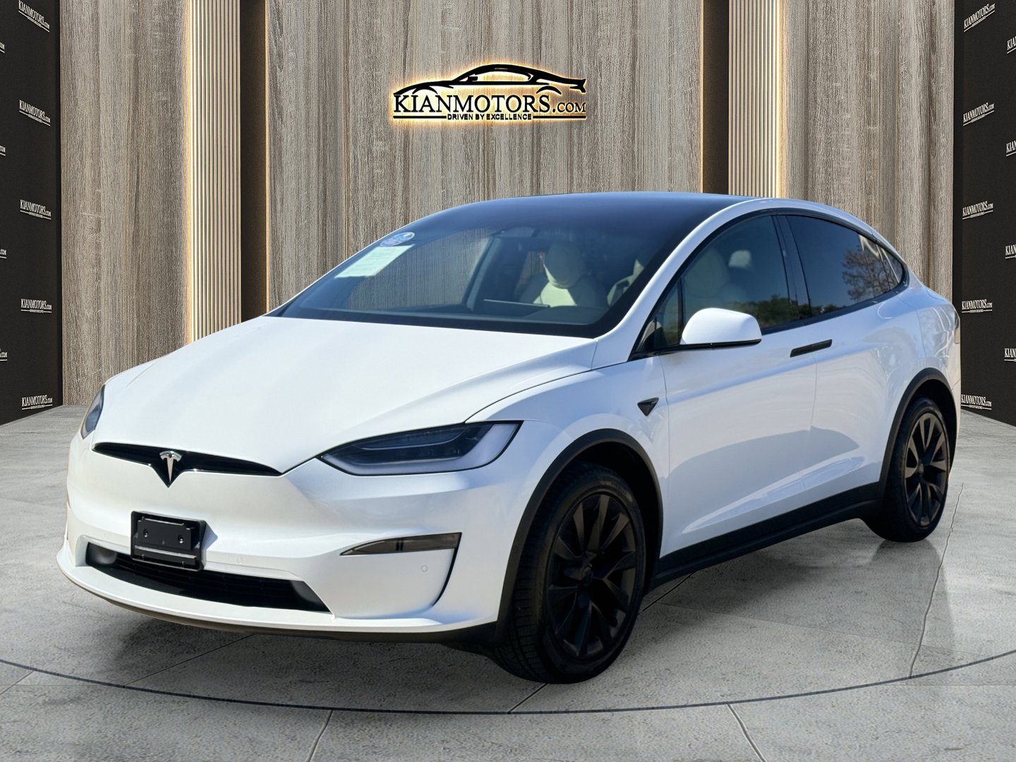 Used 2022 Tesla Model X Plaid image 4