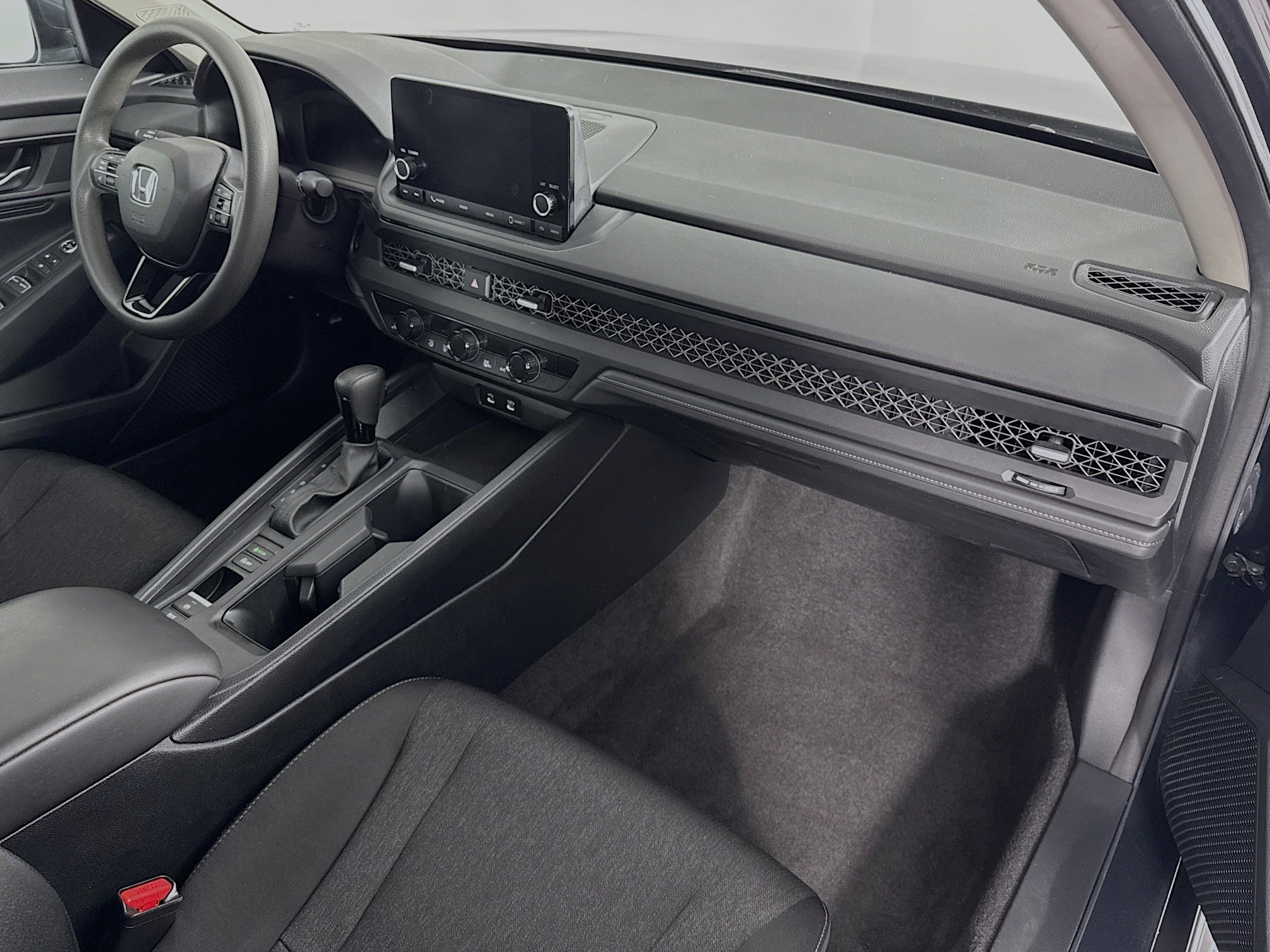 Certified 2023 Honda Accord EX image 28