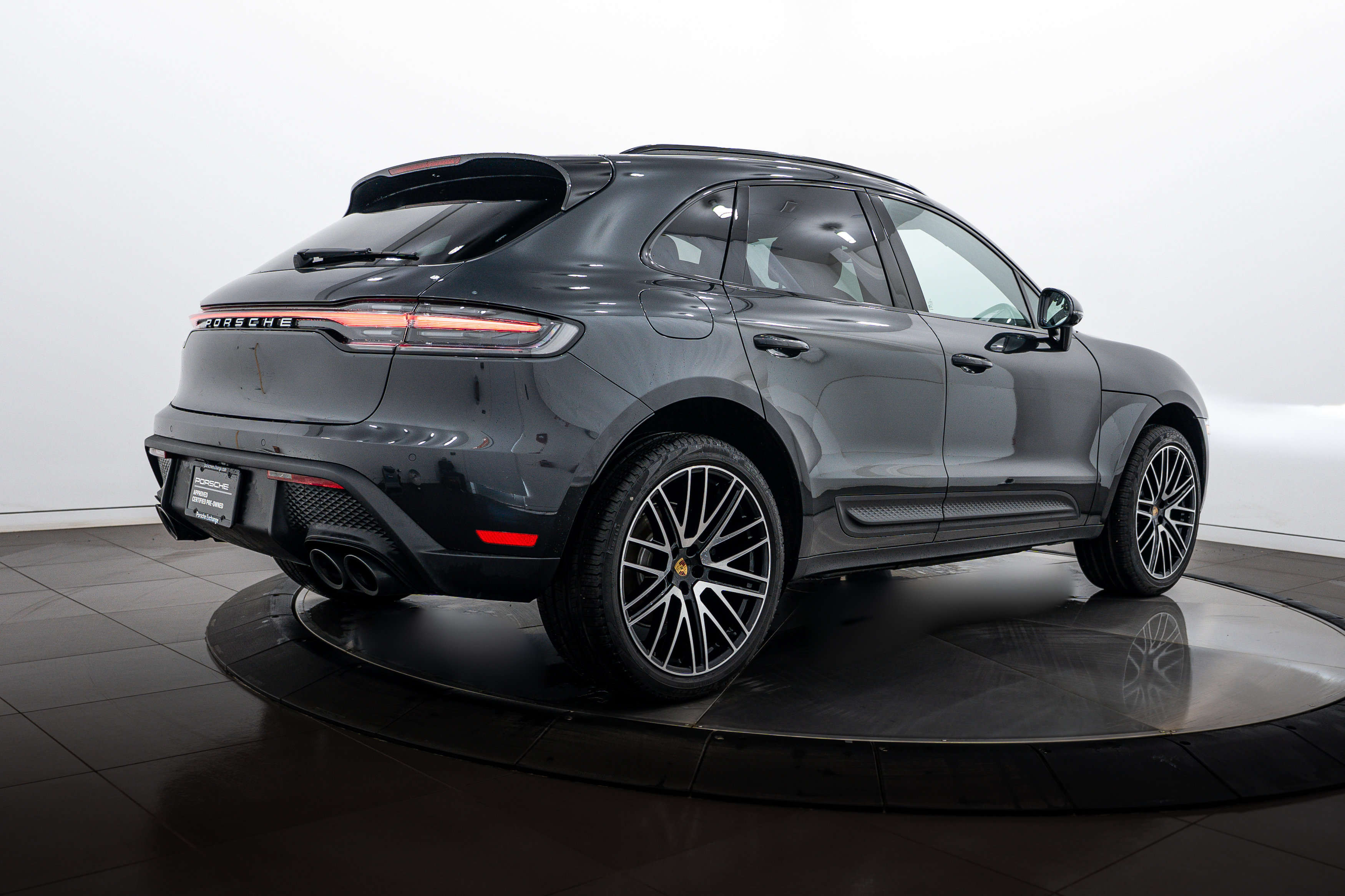 Certified 2026 Porsche Macan image 7