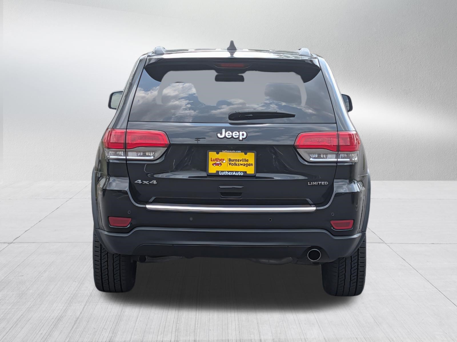 Used 2016 Jeep Grand Cherokee Limited AWD/4WD image 6