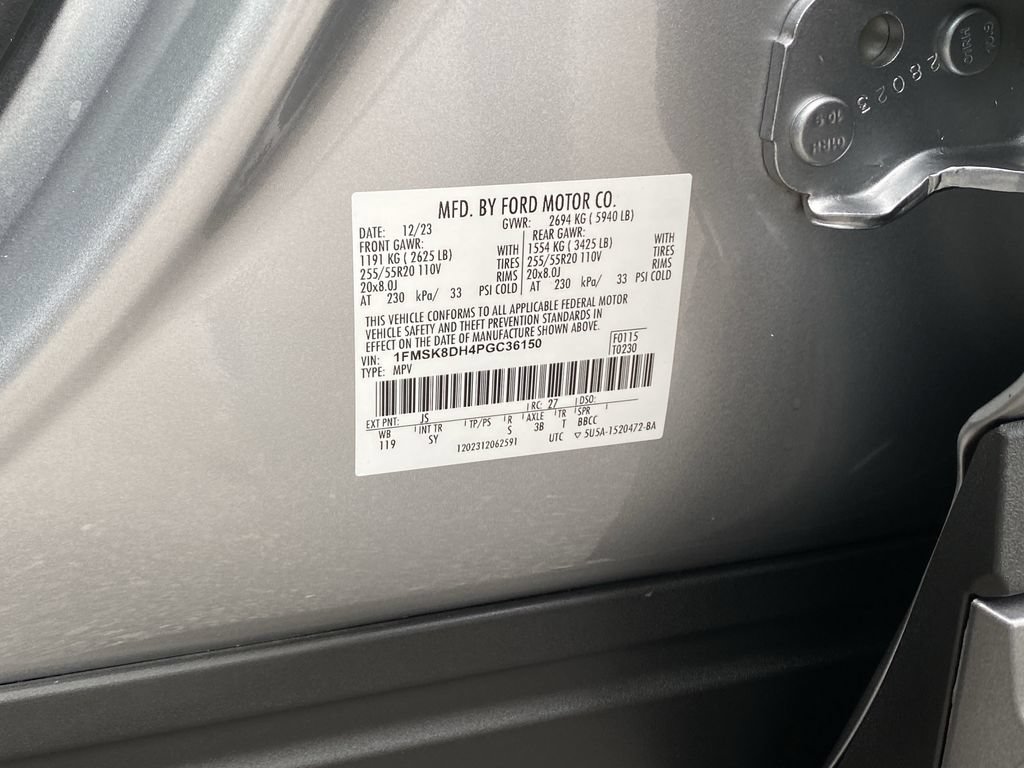 Used 2023 Ford Explorer XLT w/ Equipment Group 202A AWD/4WD image 37