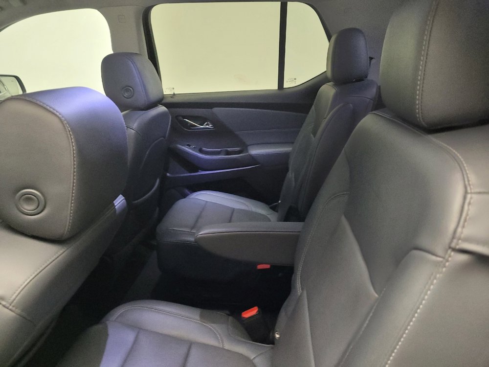 Used 2021 Chevrolet Traverse LT w/ LT Premium Package image 18