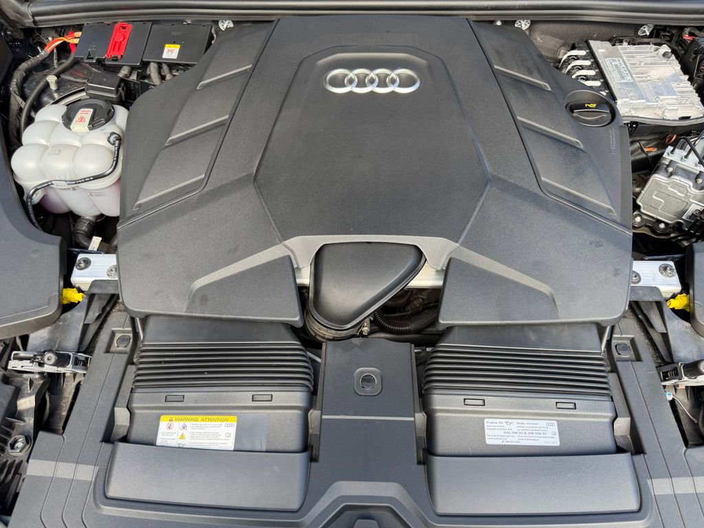 Used 2024 Audi Q8 Premium AWD/4WD image 28