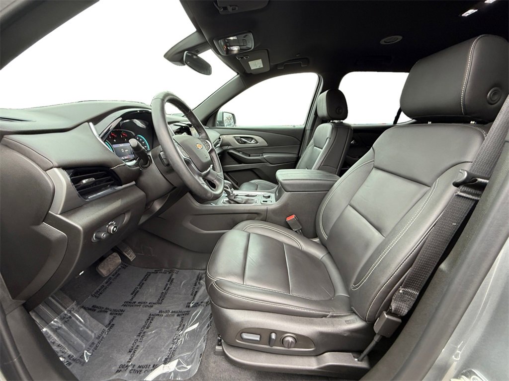 Used 2024 Chevrolet Traverse LT image 9