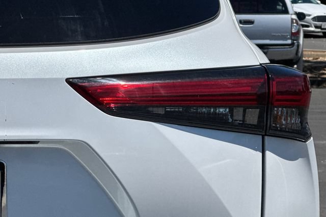 Used 2023 Toyota Highlander XLE FWD image 50