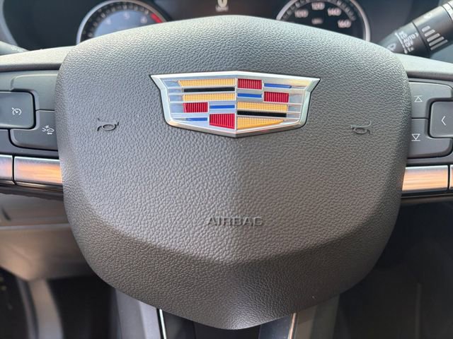 Used 2023 Cadillac XT4 Premium Luxury FWD image 7