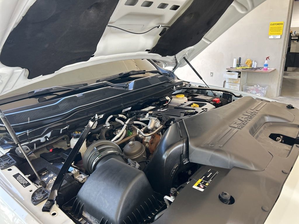 Used 2025 RAM 3500 Laramie AWD/4WD image 11