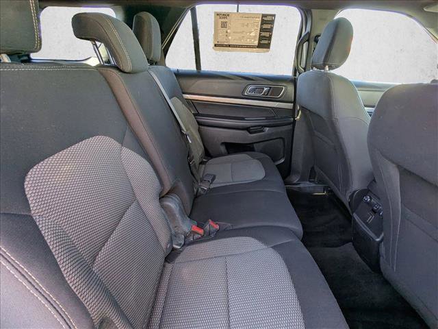 Used 2018 Ford Explorer XLT image 19