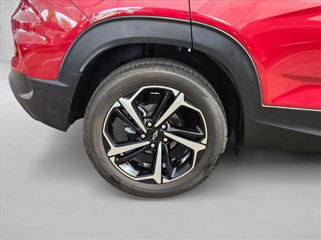 Used 2021 Chevrolet TrailBlazer RS w/ Technology Package FWD image 21