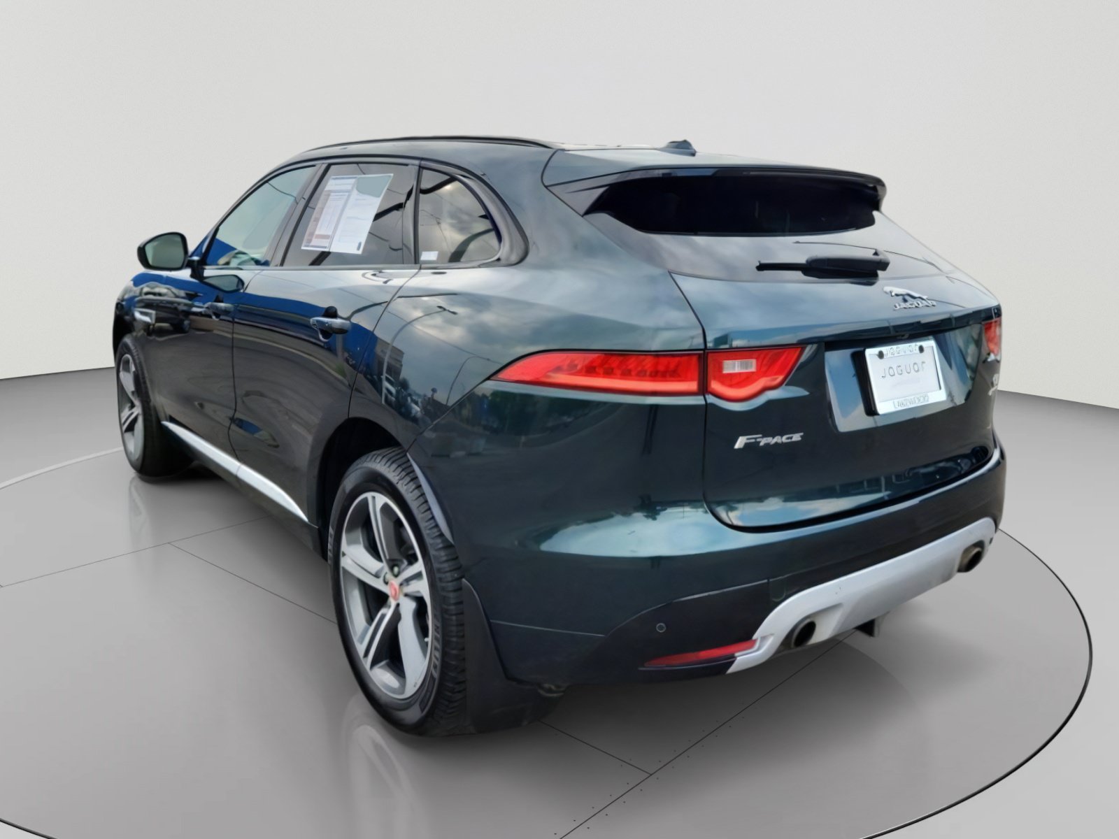 Used 2018 Jaguar F-PACE S AWD/4WD image 3