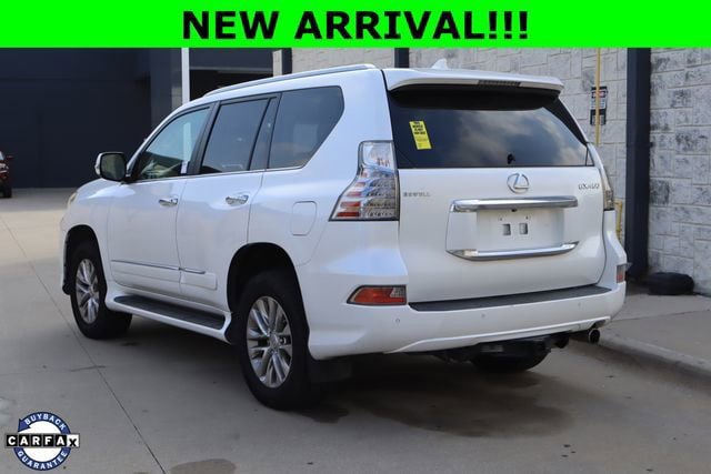 Used 2015 Lexus GX 460 w/ Premium Package AWD/4WD image 3
