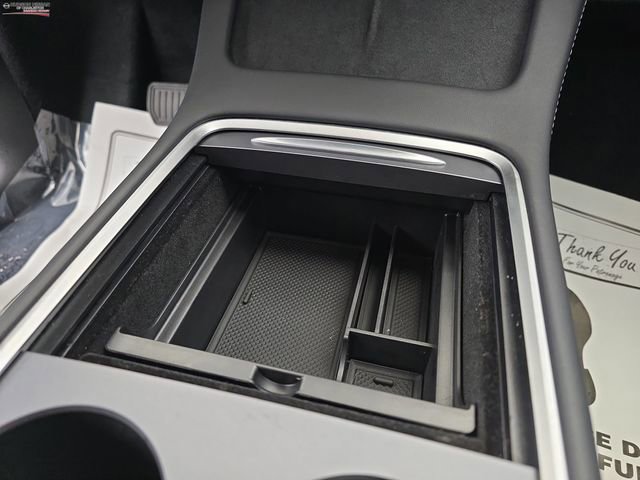 Used 2025 Tesla Model Y Long Range image 37