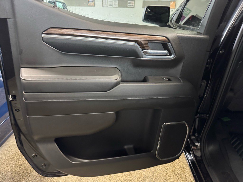 Used 2024 Chevrolet Silverado 1500 LT image 11