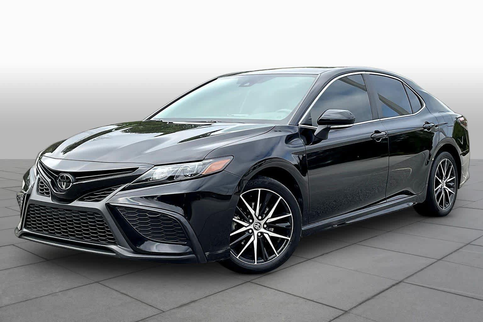 Used 2023 Toyota Camry SE