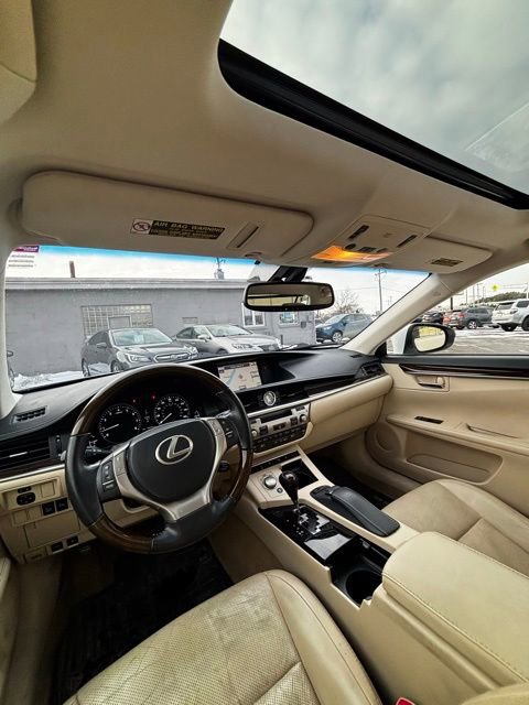 Used 2014 Lexus ES 350 w/ Luxury Package image 18