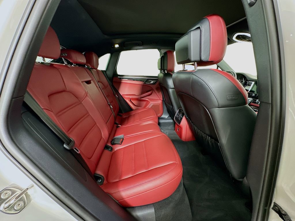 Certified 2023 Porsche Macan Turbo AWD/4WD image 30