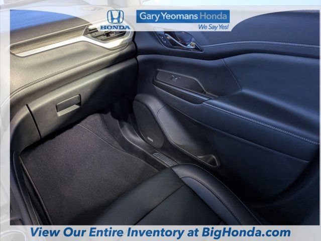 Used 2022 GMC Acadia SLT w/ Technology Package image 17