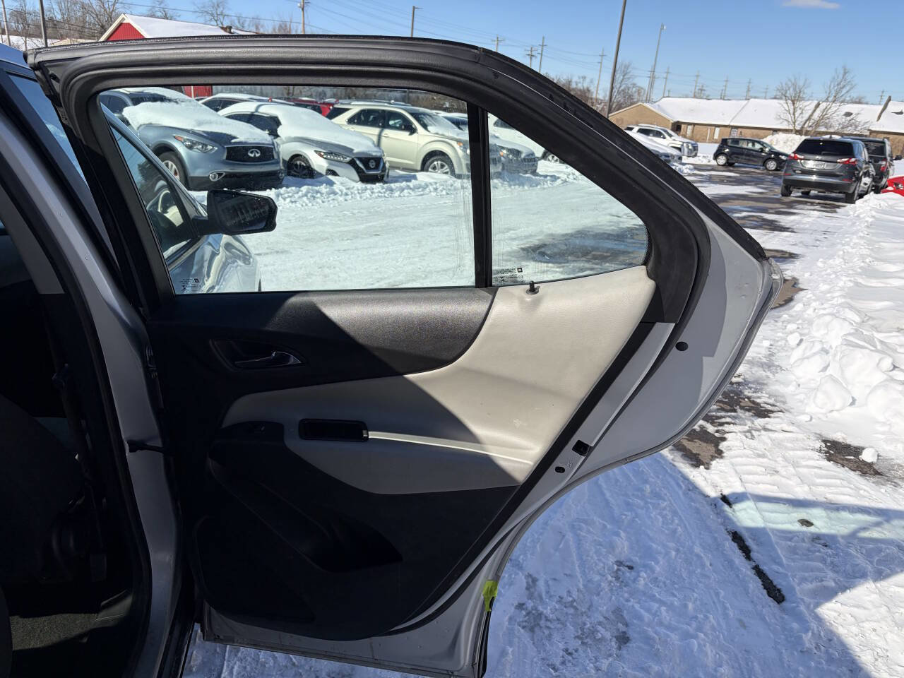 Used 2020 Chevrolet Equinox LS image 14