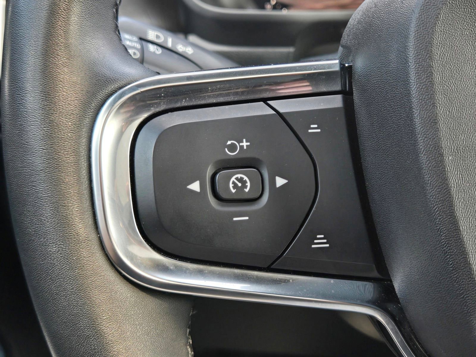 Certified 2023 Volvo C40 P8 Recharge Ultimate w/ Protection Package Premier image 26