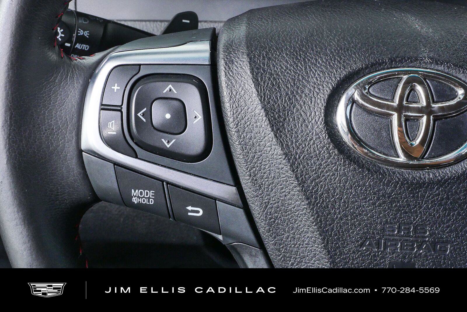 Used 2017 Toyota Camry SE FWD image 10