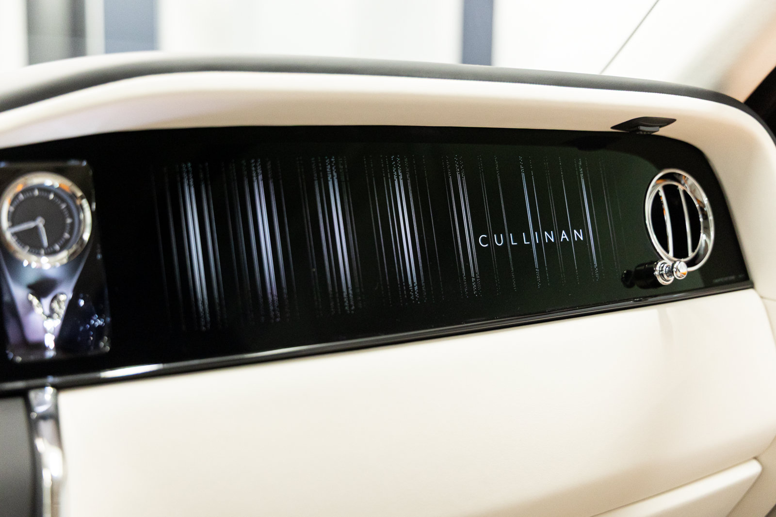 New 2027 Rolls-Royce Cullinan AWD/4WD image 47
