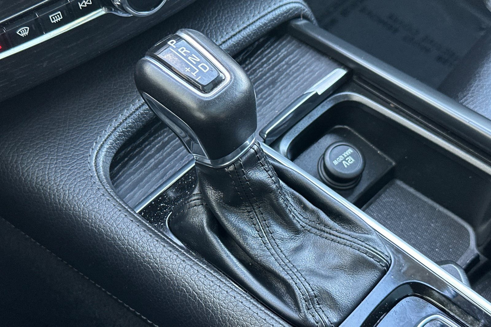 Used 2020 Volvo XC90 T6 Momentum image 12