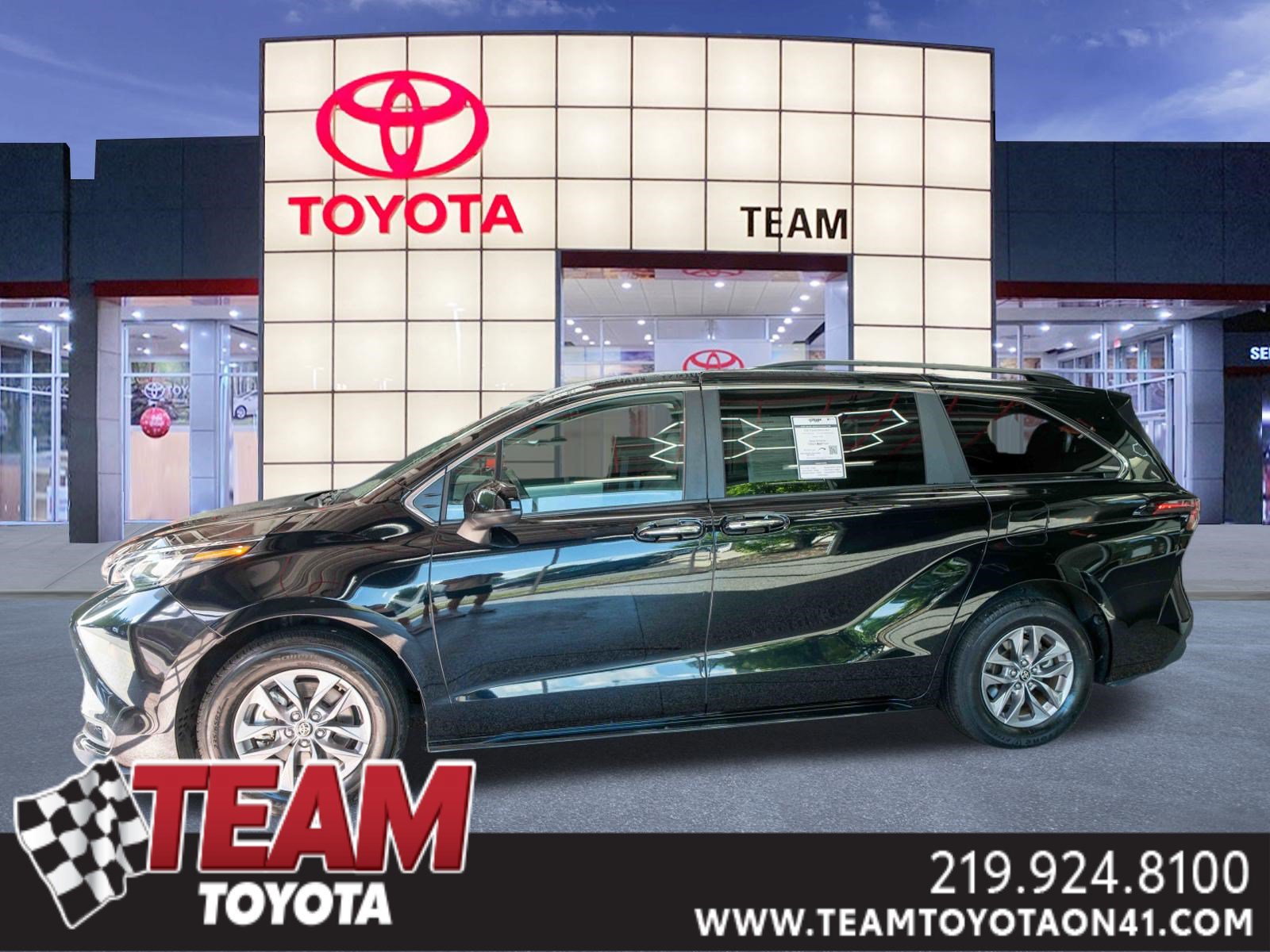 Used 2025 Toyota Sienna XLE