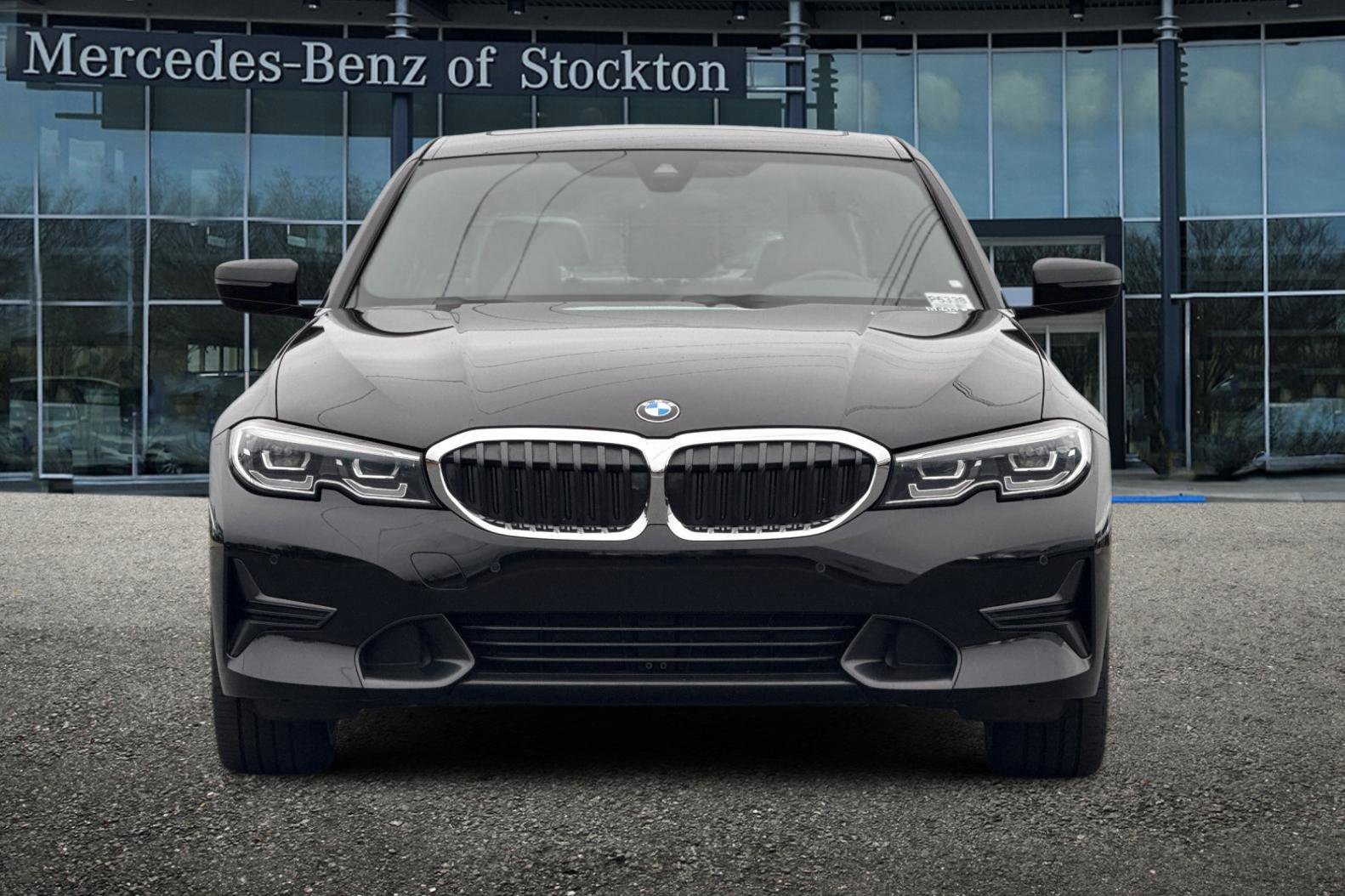 Used 2022 BMW 330i 330i w/ Driving Assistance Package image 9
