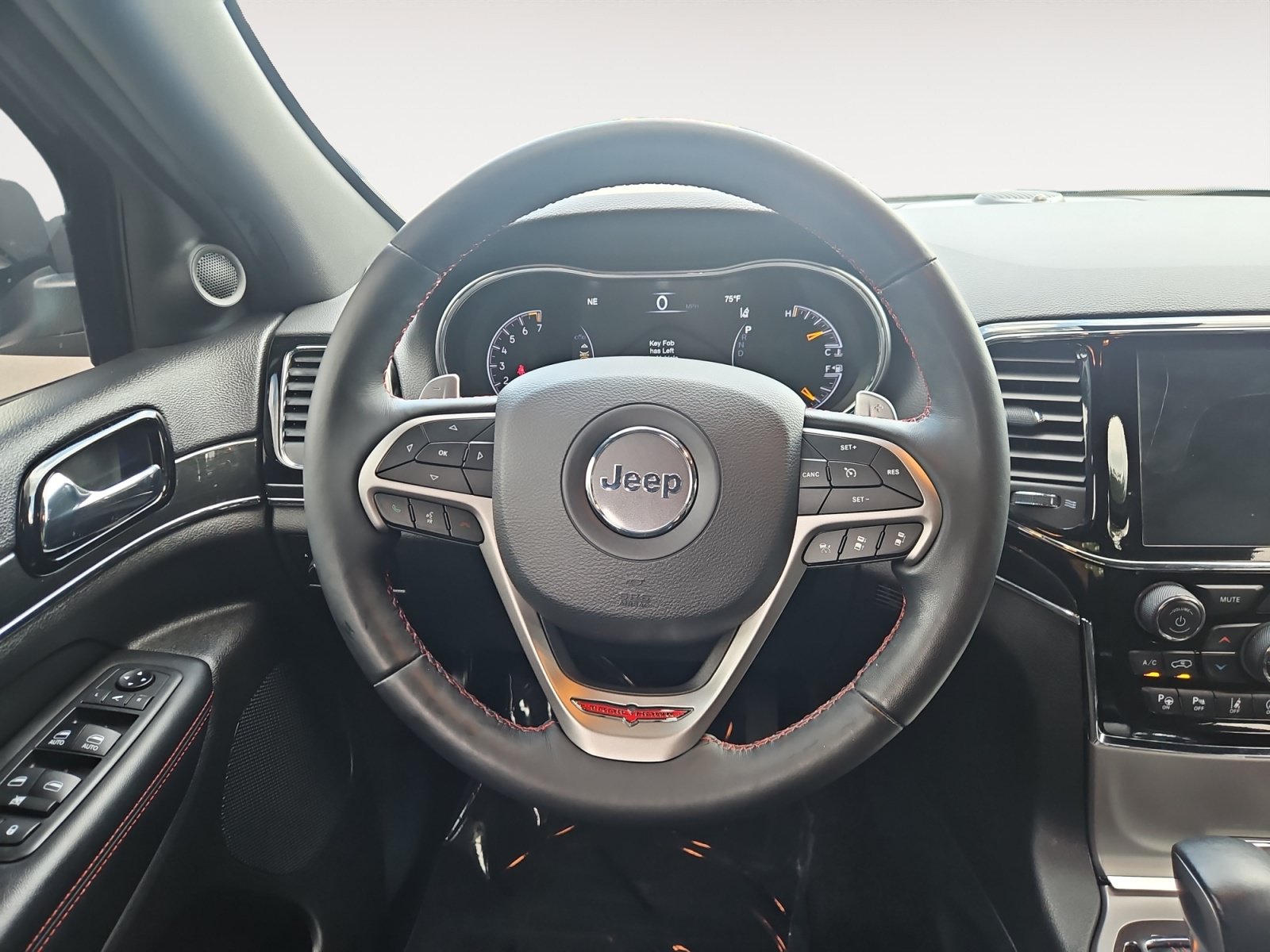 Used 2019 Jeep Grand Cherokee Trailhawk AWD/4WD image 12