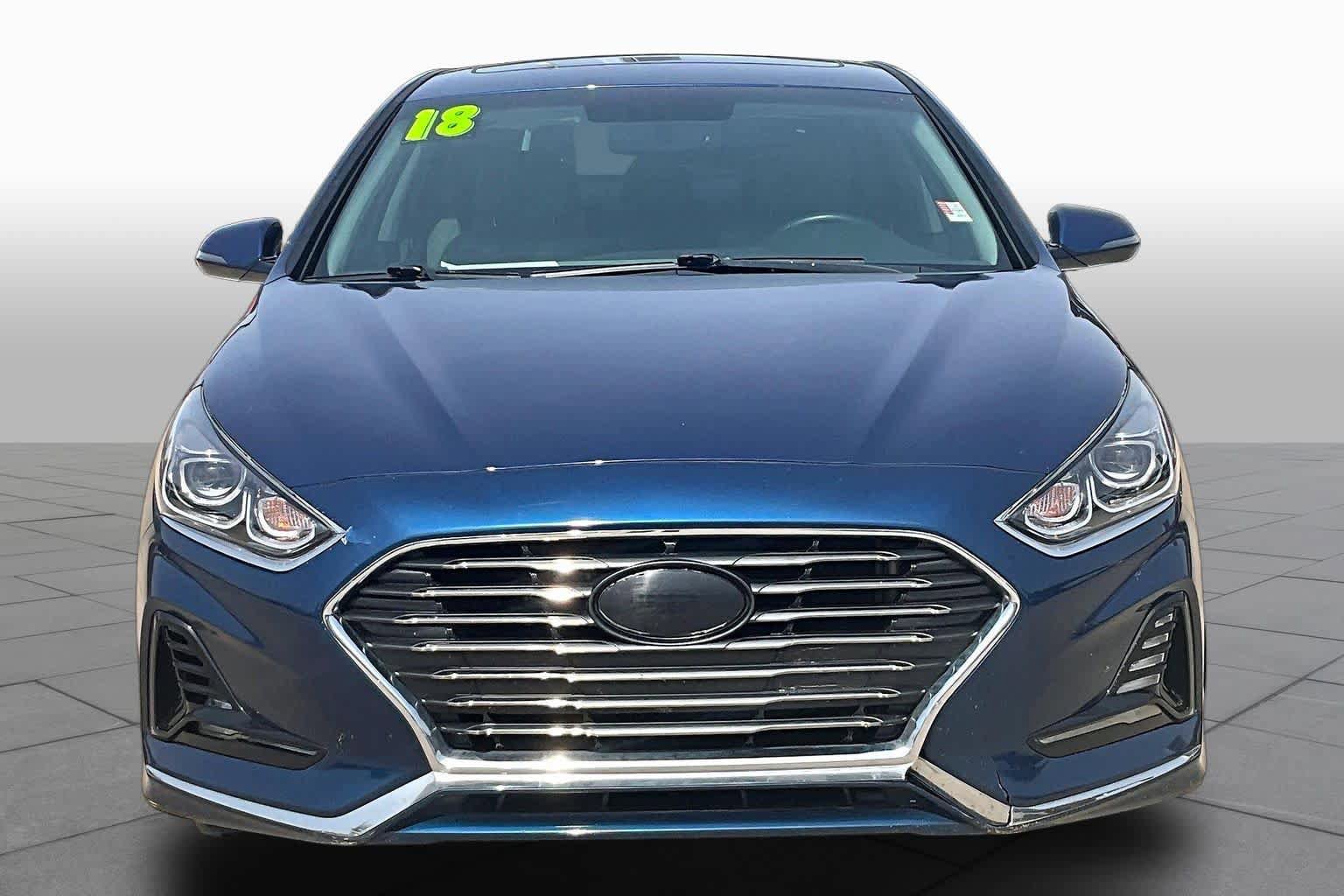 Used 2018 Hyundai Sonata Limited w/ Cargo Package FWD image 4