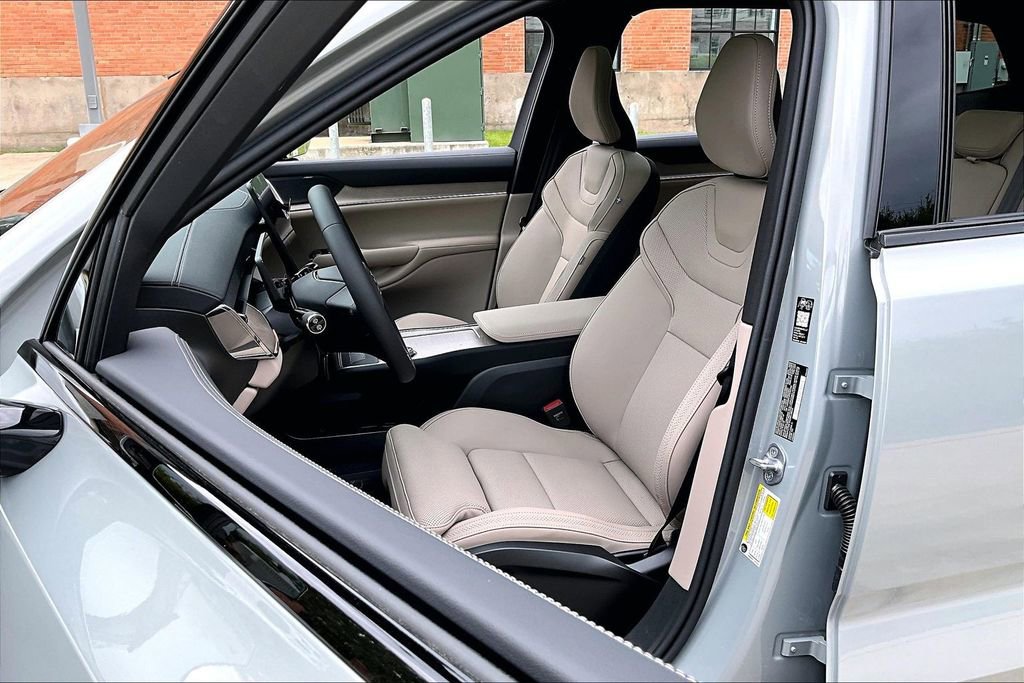 New 2026 Volvo EX90 Plus RWD image 37
