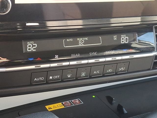 Used 2025 Toyota Sienna LE image 17