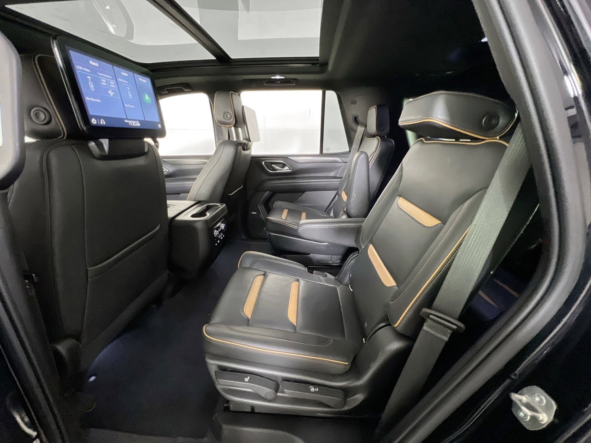 Used 2021 GMC Yukon AT4 w/ AT4 Premium Package AWD/4WD image 24