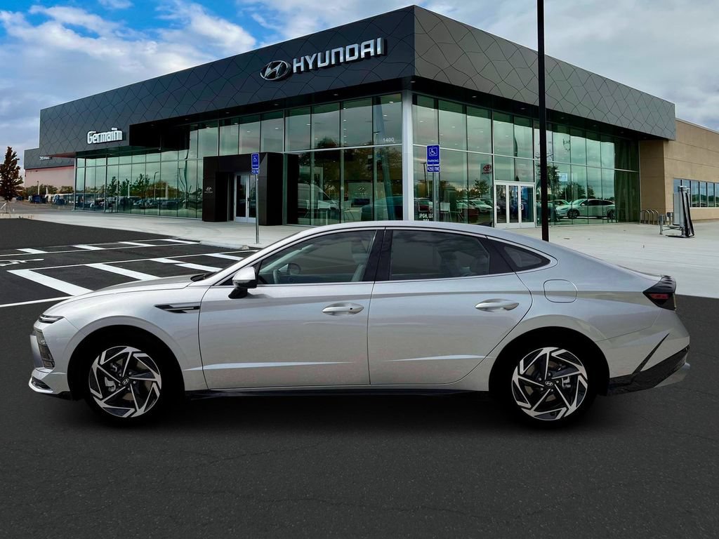 New 2026 Hyundai Sonata SEL FWD image 3