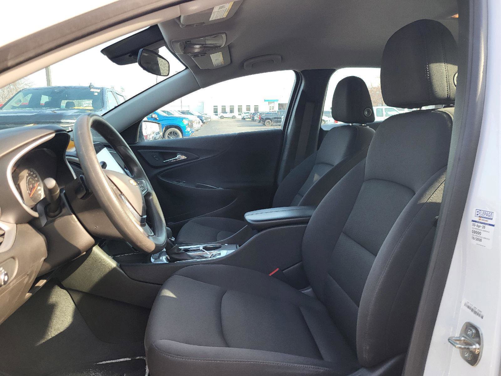 Used 2023 Chevrolet Malibu LT image 9