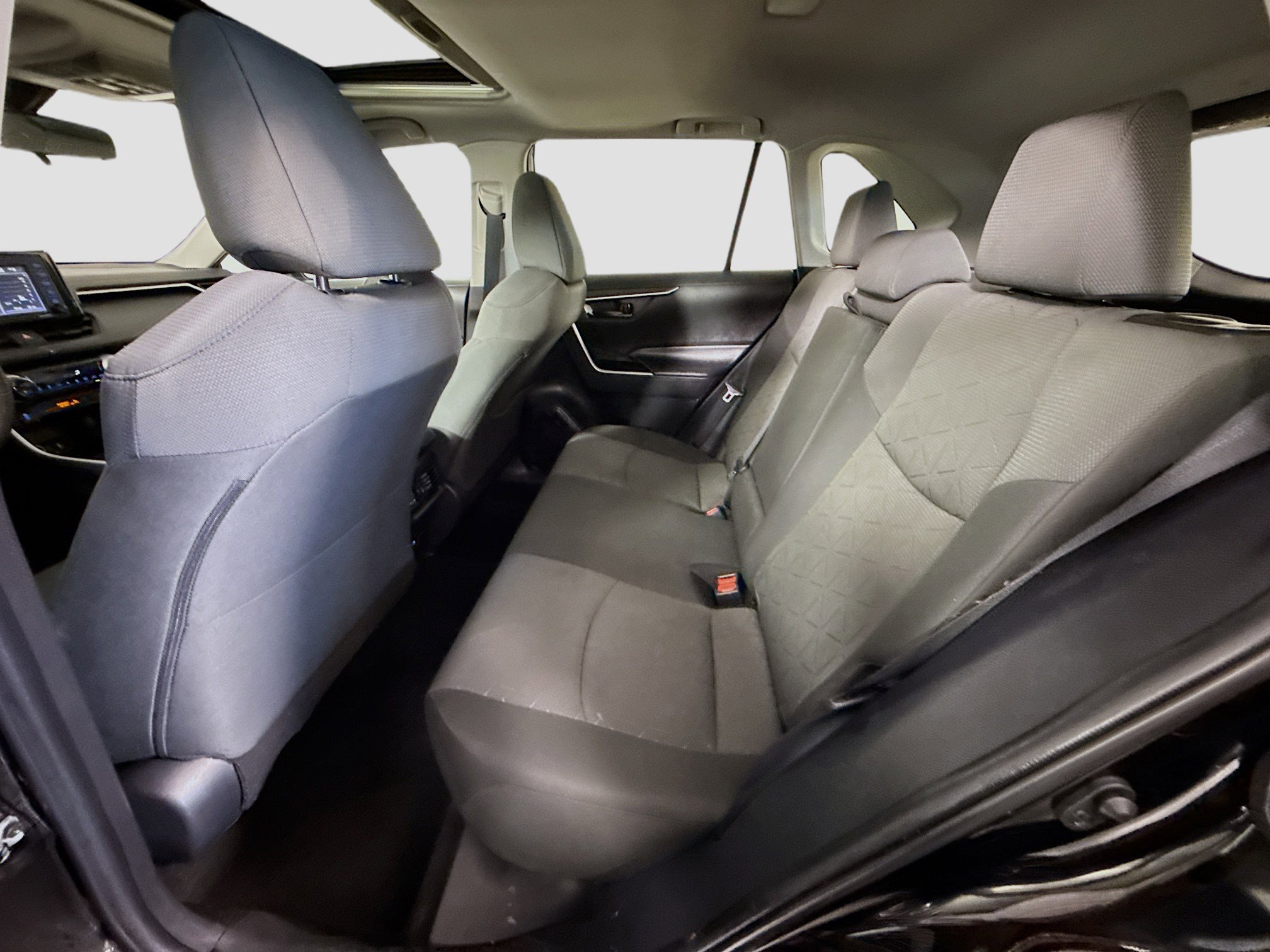 Used 2022 Toyota RAV4 XLE image 25