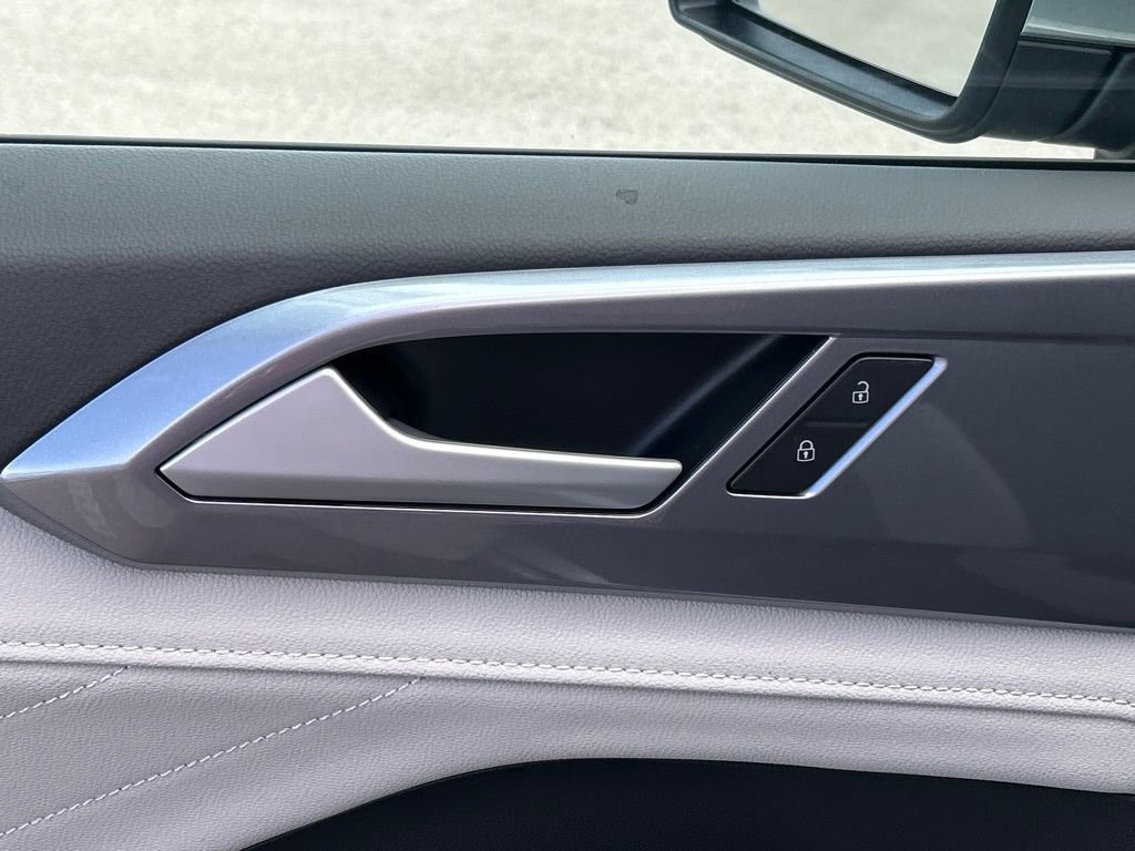 New 2026 Volkswagen Taos SEL AWD/4WD image 18