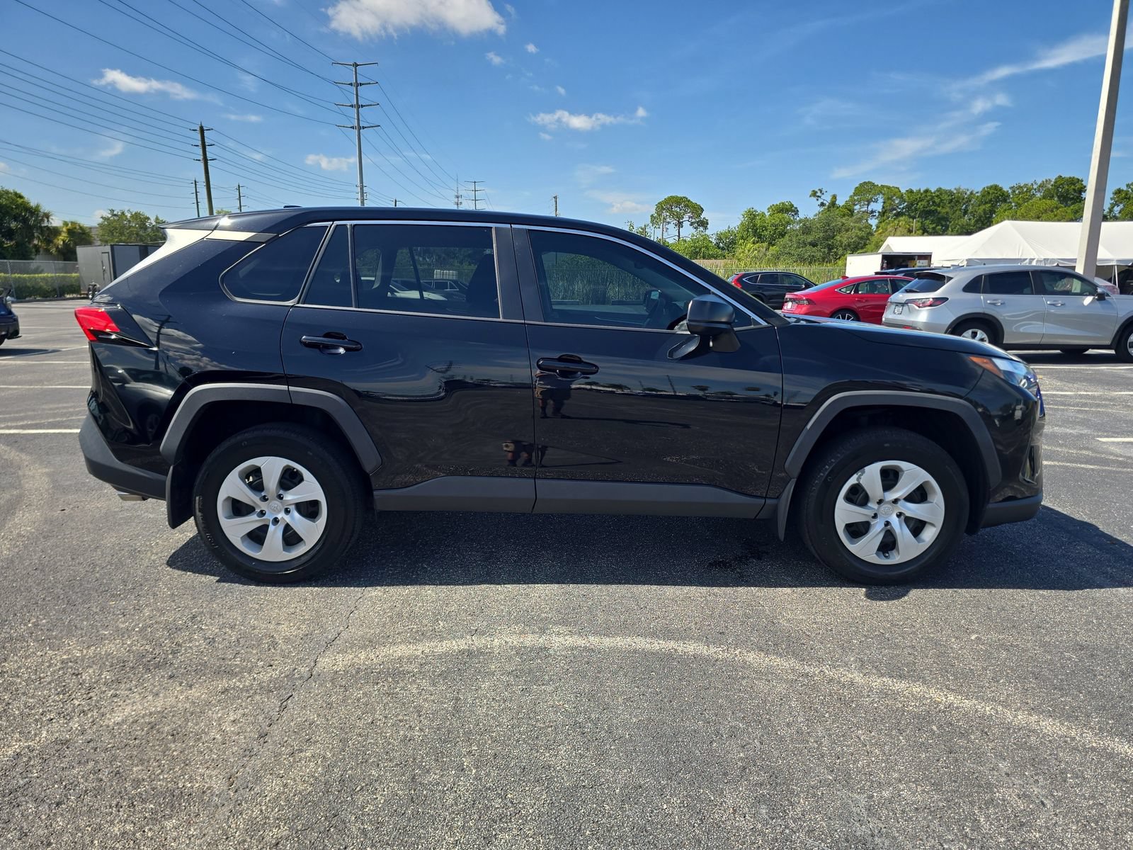 Used 2024 Toyota RAV4 LE FWD image 3